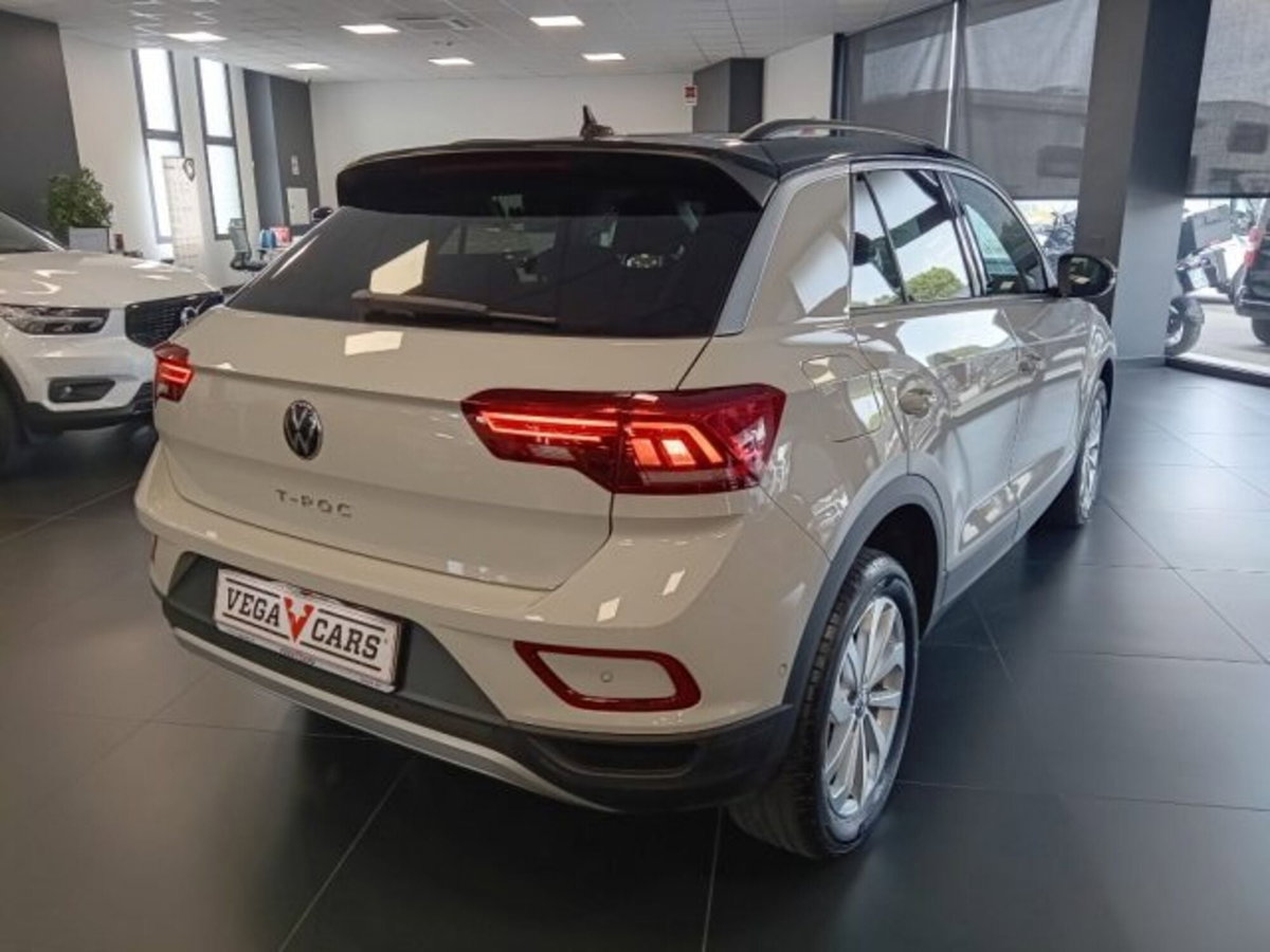 Volkswagen T-Roc 1.0 TSI Life (8)
