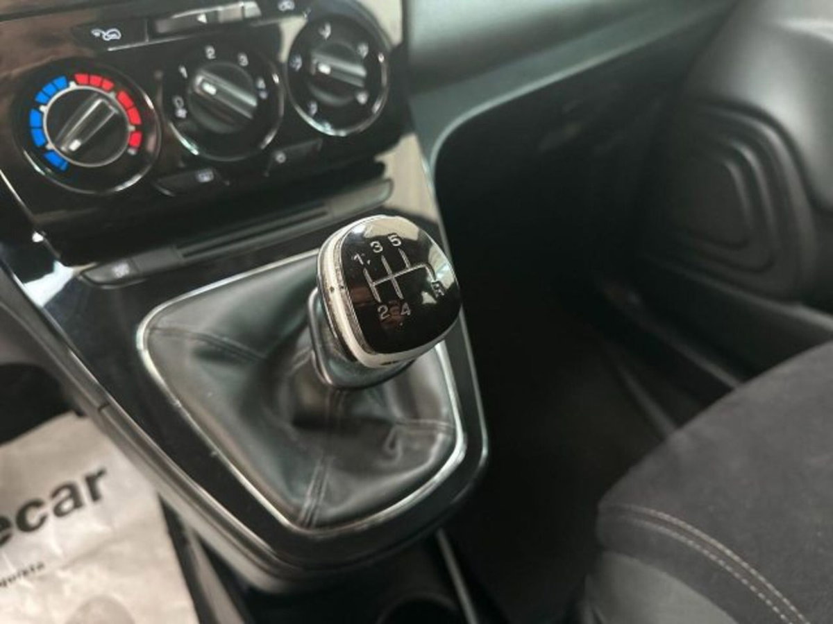 Lancia Ypsilon 1.2 69 CV 5 porte Silver (11)