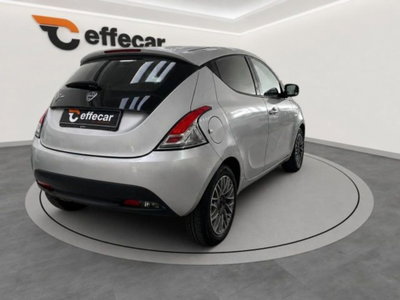 Lancia Ypsilon 1.2 69 CV 5 porte Silver (6)