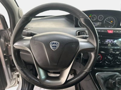 Lancia Ypsilon 1.2 69 CV 5 porte Silver (8)