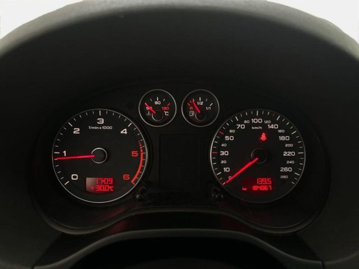 Audi A3 1.6 TDI 90 CV CR F.AP. Attraction (9)