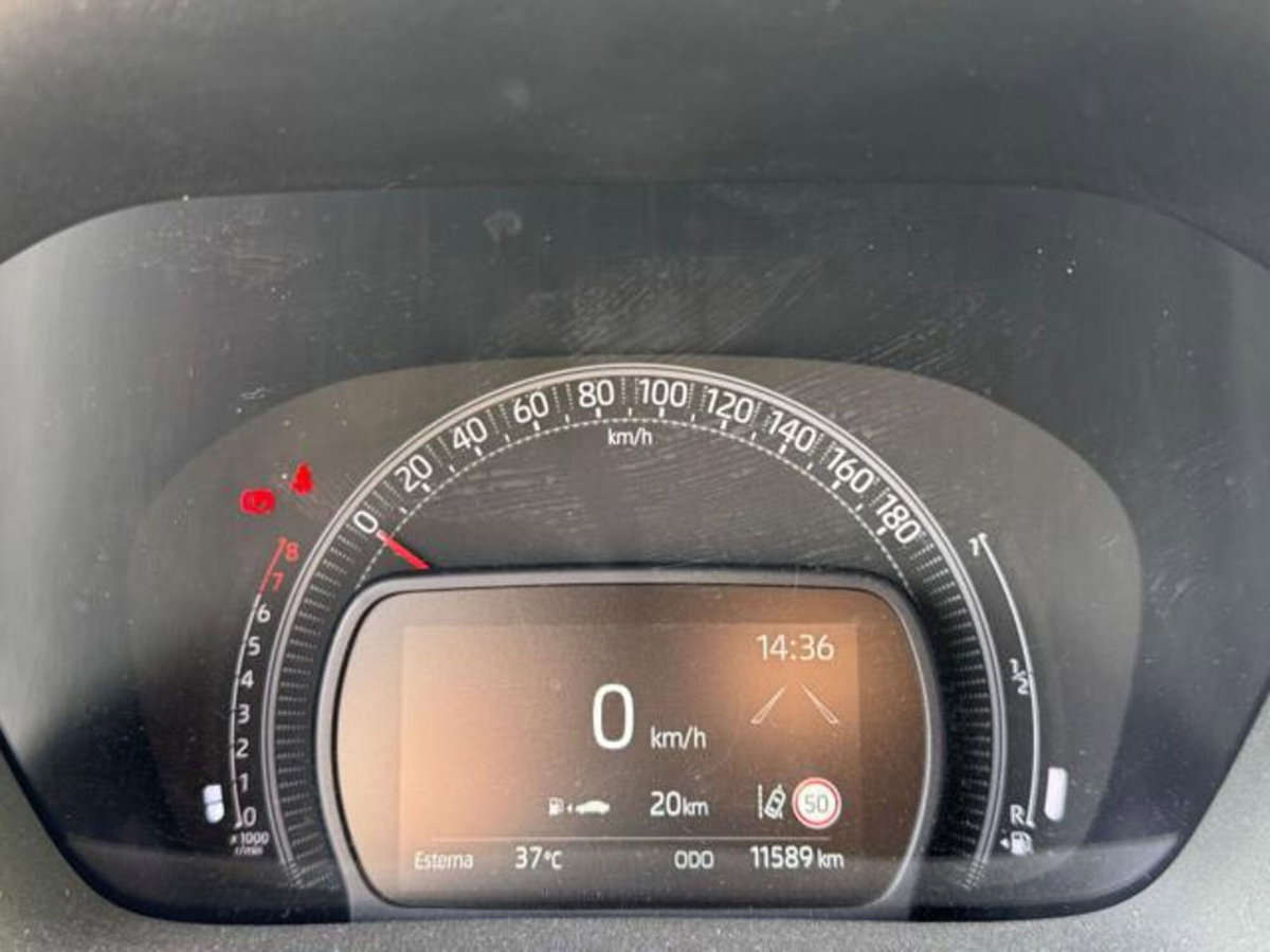 Toyota Aygo X 1.0 Active 72cv (6)