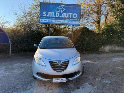 Lancia Ypsilon 1.2 69 CV 5 porte Gold (2)