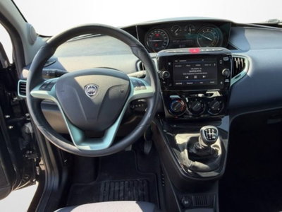 Lancia Ypsilon 1.0 FireFly 5 porte S&S Hybrid Ecochic A. Ferretti (12)