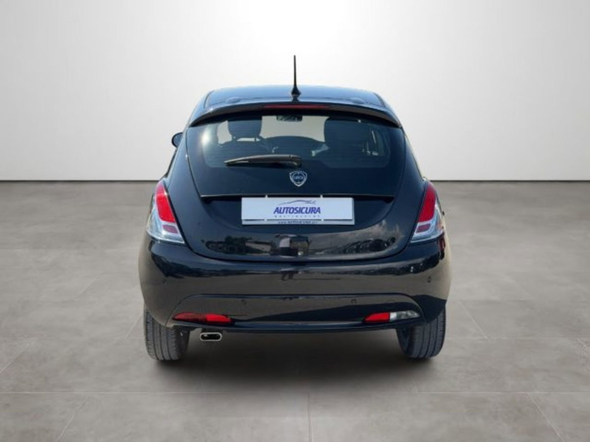 Lancia Ypsilon 1.0 FireFly 5 porte S&S Hybrid Ecochic A. Ferretti (5)