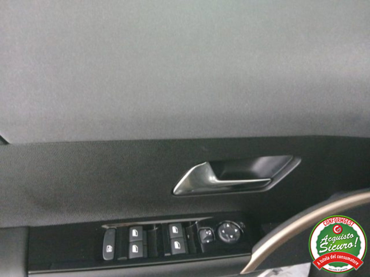 Lancia Ypsilon 1.2 mhev Edizione Limitata Cassina e-dct (11)
