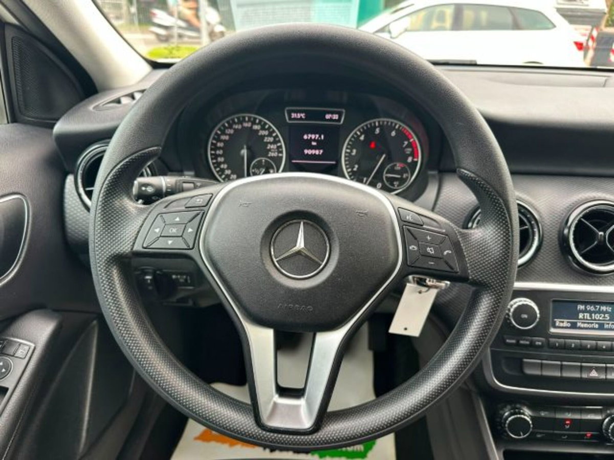 Mercedes-Benz Classe A 180 Executive (19)