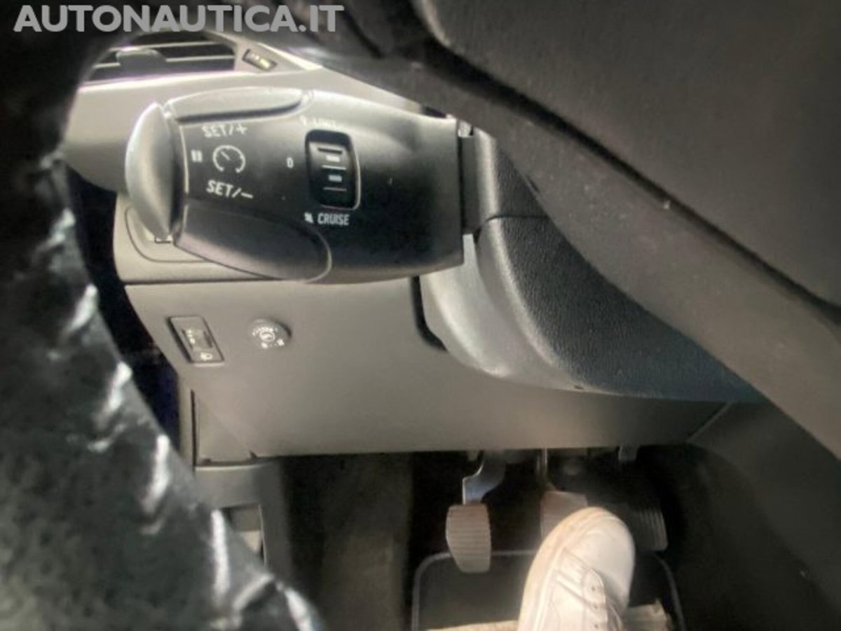 Peugeot 208 VTi 95 CV 5p. GPL Allure (12)