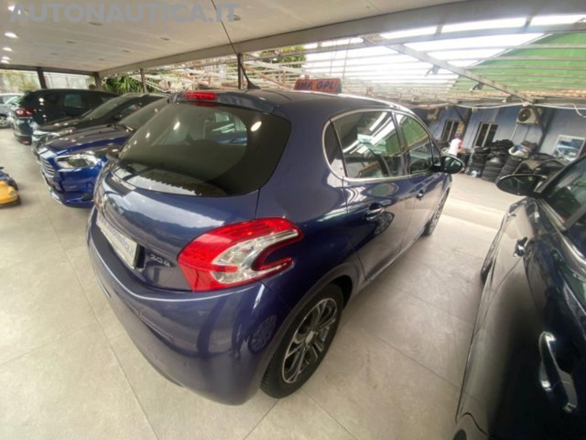 Peugeot 208 VTi 95 CV 5p. GPL Allure (4)