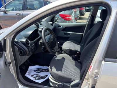 Ford Fiesta 1.2 16V 5p. Ghia (12)