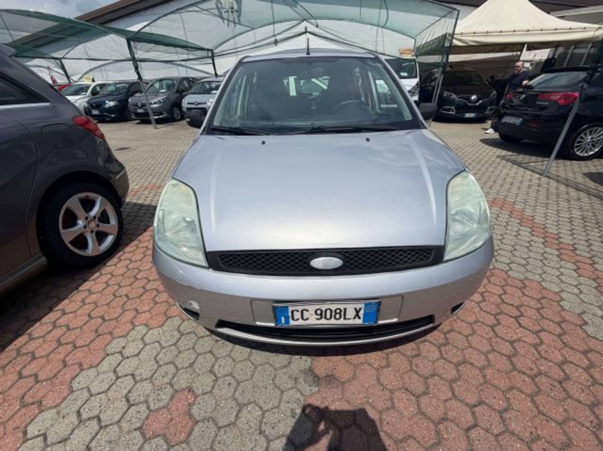 Ford Fiesta 1.2 16V 5p. Ghia (2)