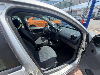 Ford Fiesta 1.2 16V 5p. Ghia (3)