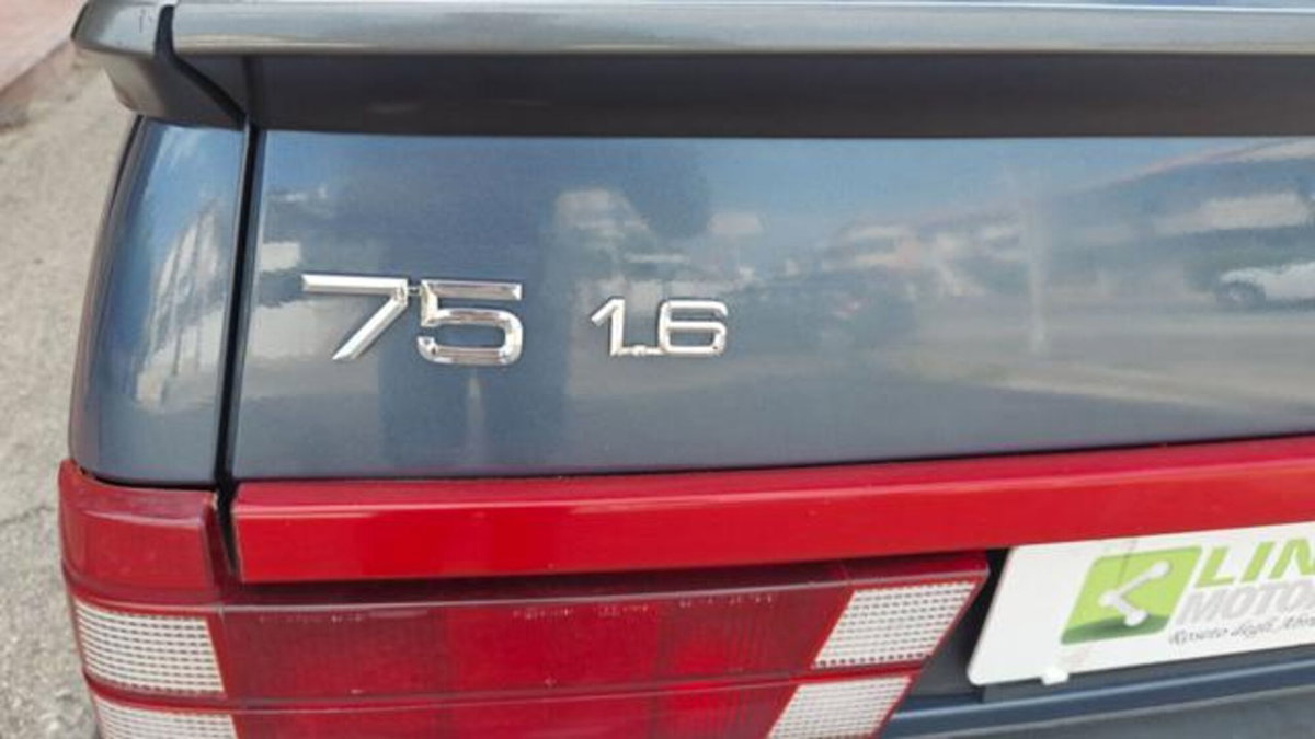 Alfa Romeo 75 1.6 (12)
