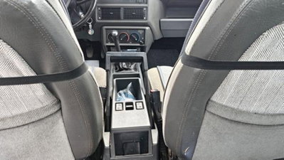 Alfa Romeo 75 1.6 (16)