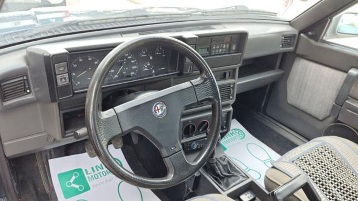 Alfa Romeo 75 1.6 (5)