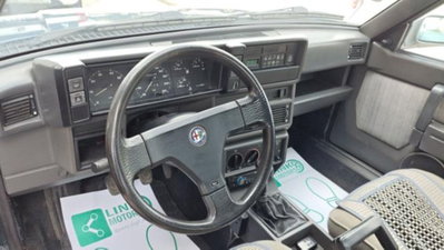 Alfa Romeo 75 1.6 (5)