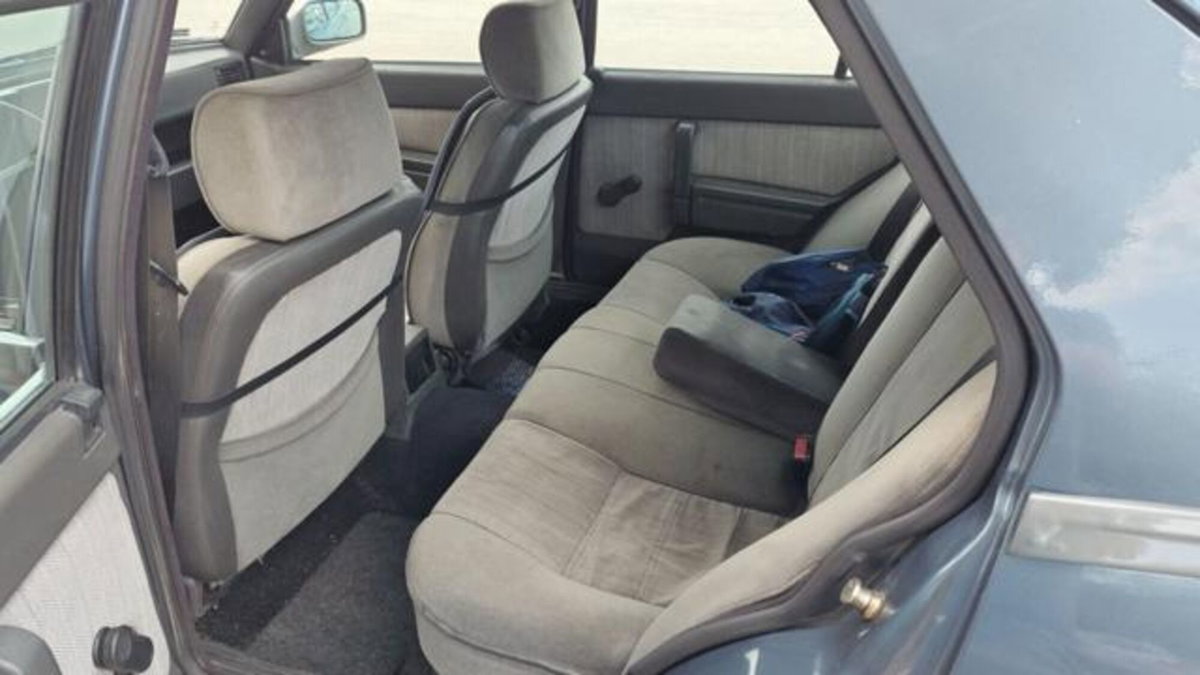 Alfa Romeo 75 1.6 (7)