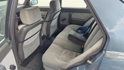 Alfa Romeo 75 1.6 (7)