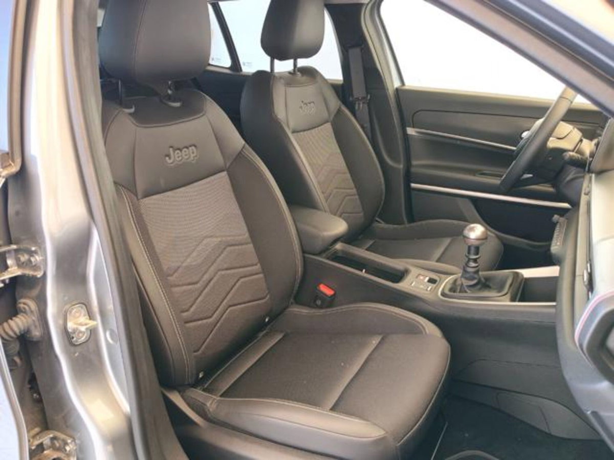 Jeep Avenger 1.2 turbo Summit fwd 100cv (16)
