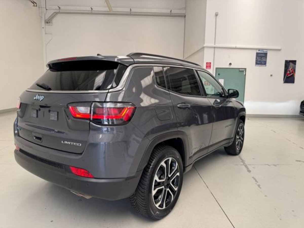 Jeep Compass 1.3 T4 190CV PHEV AT6 4xe Limited (3)