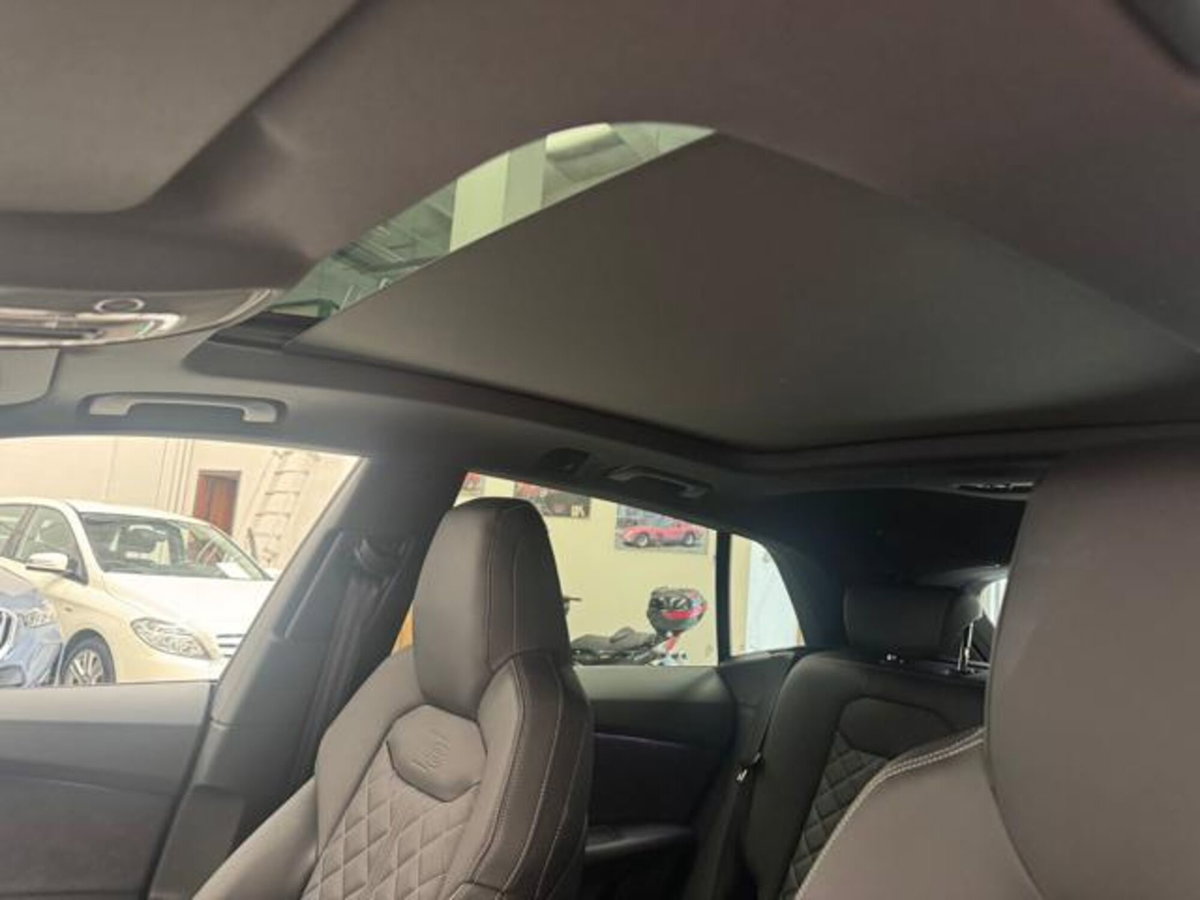 Audi Q8 3.0 tdi mhev S line quattro 286cv tiptronic (19)
