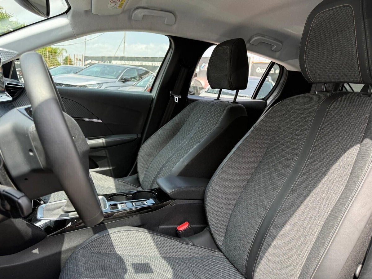 Peugeot 208 PureTech 100 Stop&Start 5 porte Allure (19)