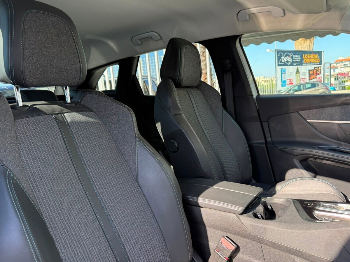 Peugeot 3008 BlueHDi 130 S&S EAT8 Allure Pack (11)
