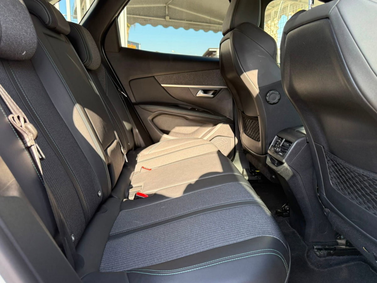 Peugeot 3008 BlueHDi 130 S&S EAT8 Allure Pack (14)