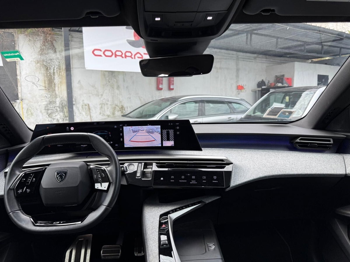 Peugeot 3008 1.2 hybrid GT Exclusive 145cv e-dcs6 (15)