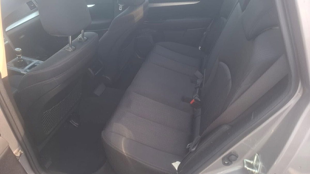 Subaru Legacy Station Wagon 2.0D SW Trend (10)