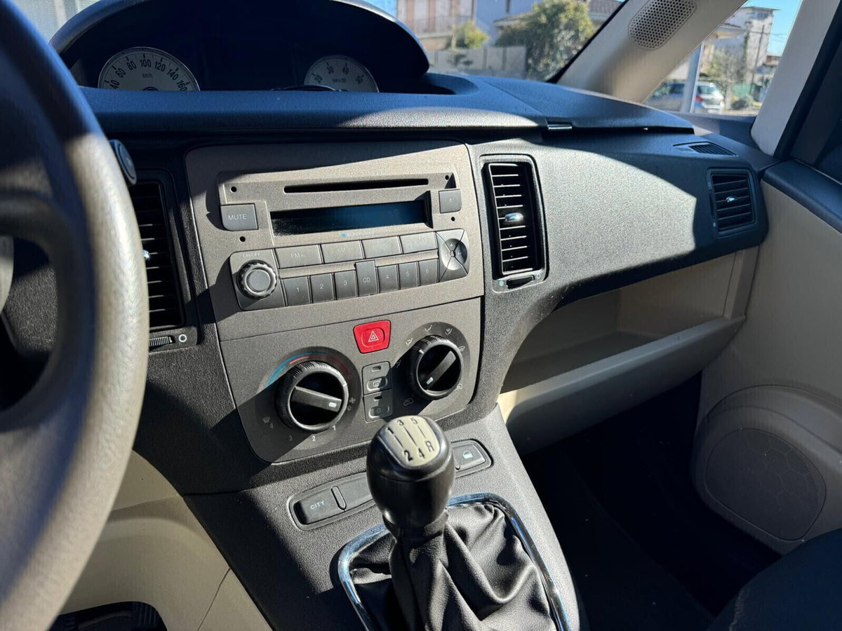 Lancia Musa Multijet Platino 100 (16)