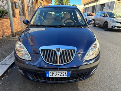 Lancia Ypsilon Multijet 16V Platino (2)