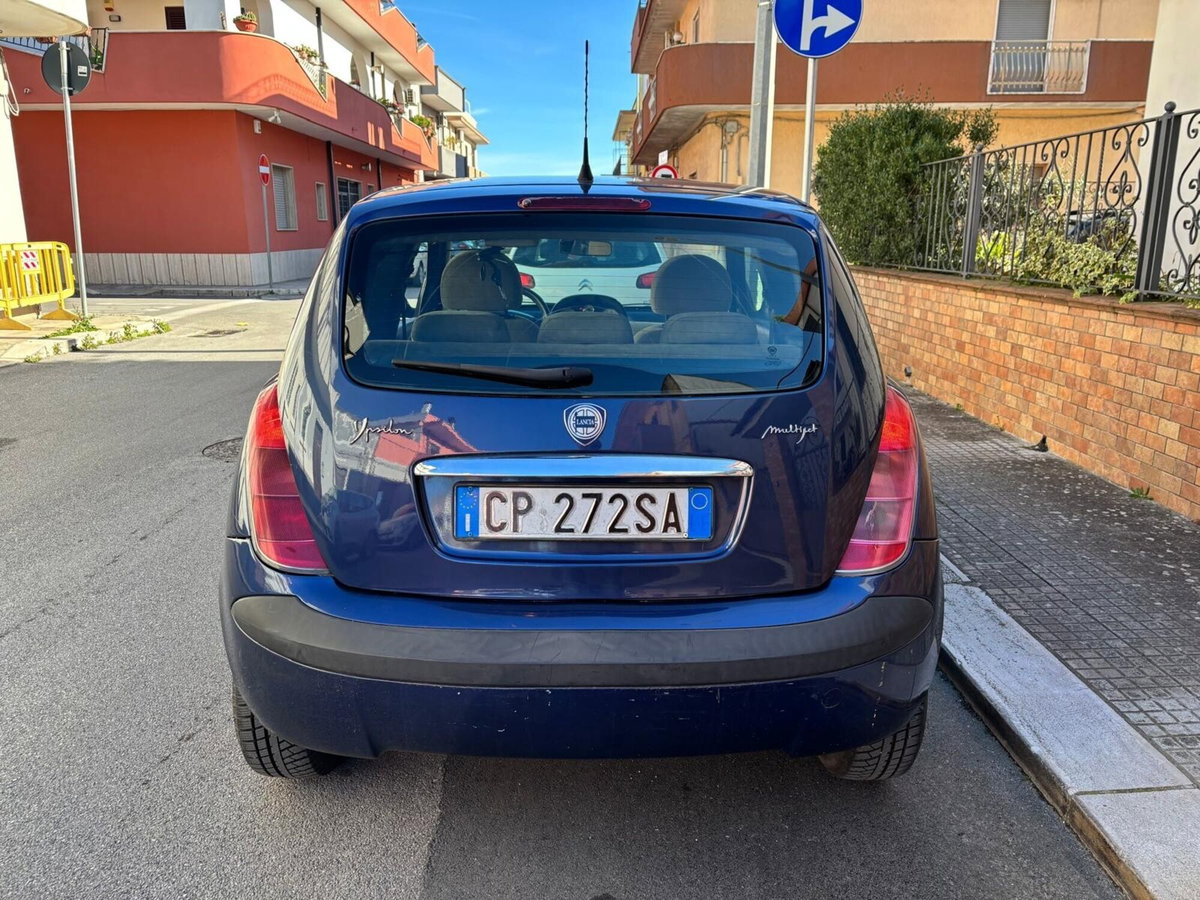 Lancia Ypsilon Multijet 16V Platino (4)