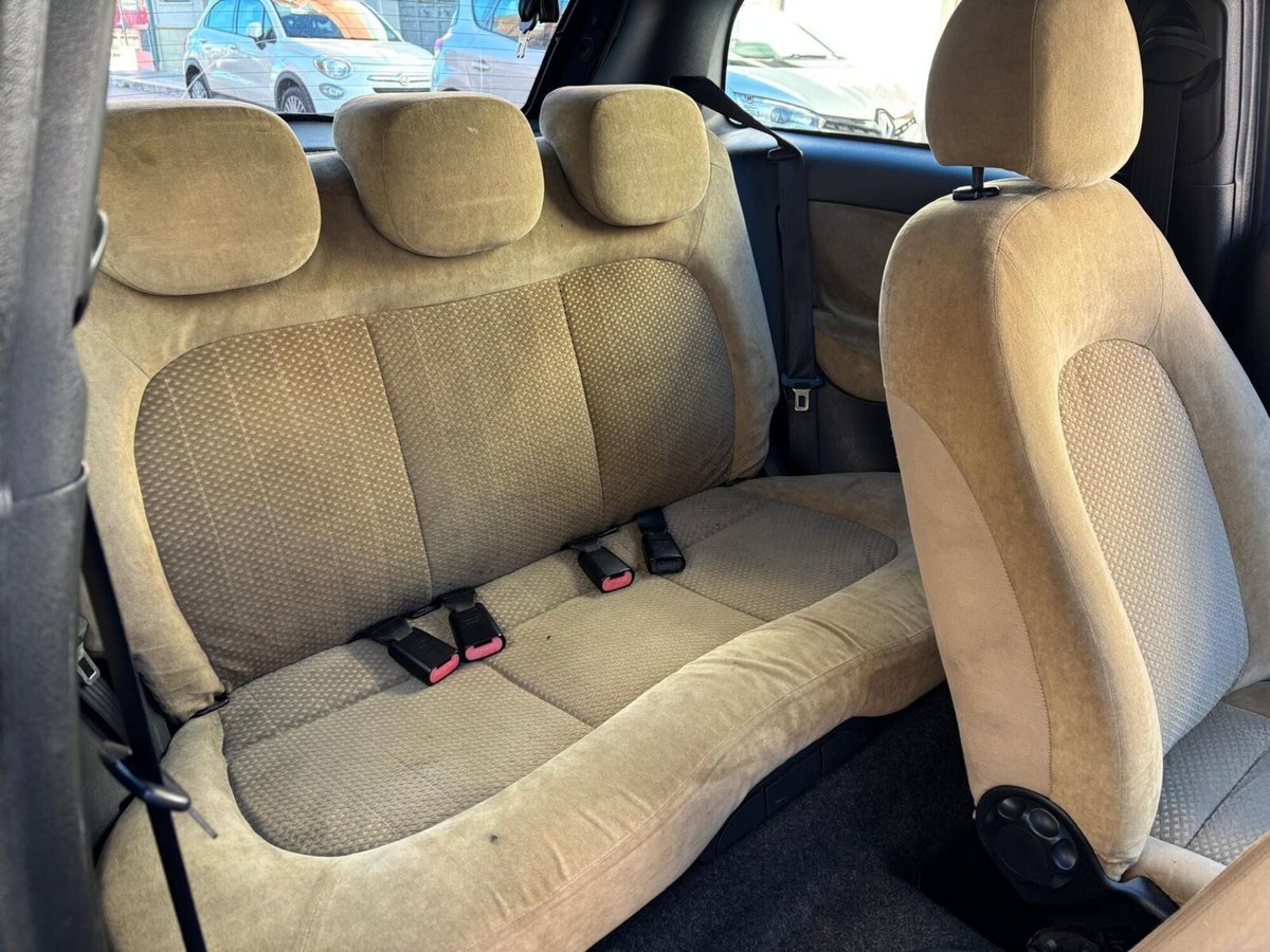 Lancia Ypsilon Multijet 16V Platino (9)
