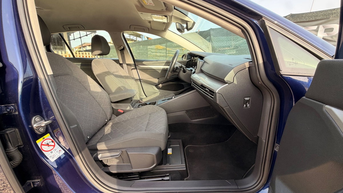 Volkswagen Golf 1.0 eTSI EVO DSG Life (12)