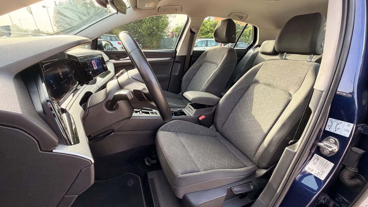 Volkswagen Golf 1.0 eTSI EVO DSG Life (16)