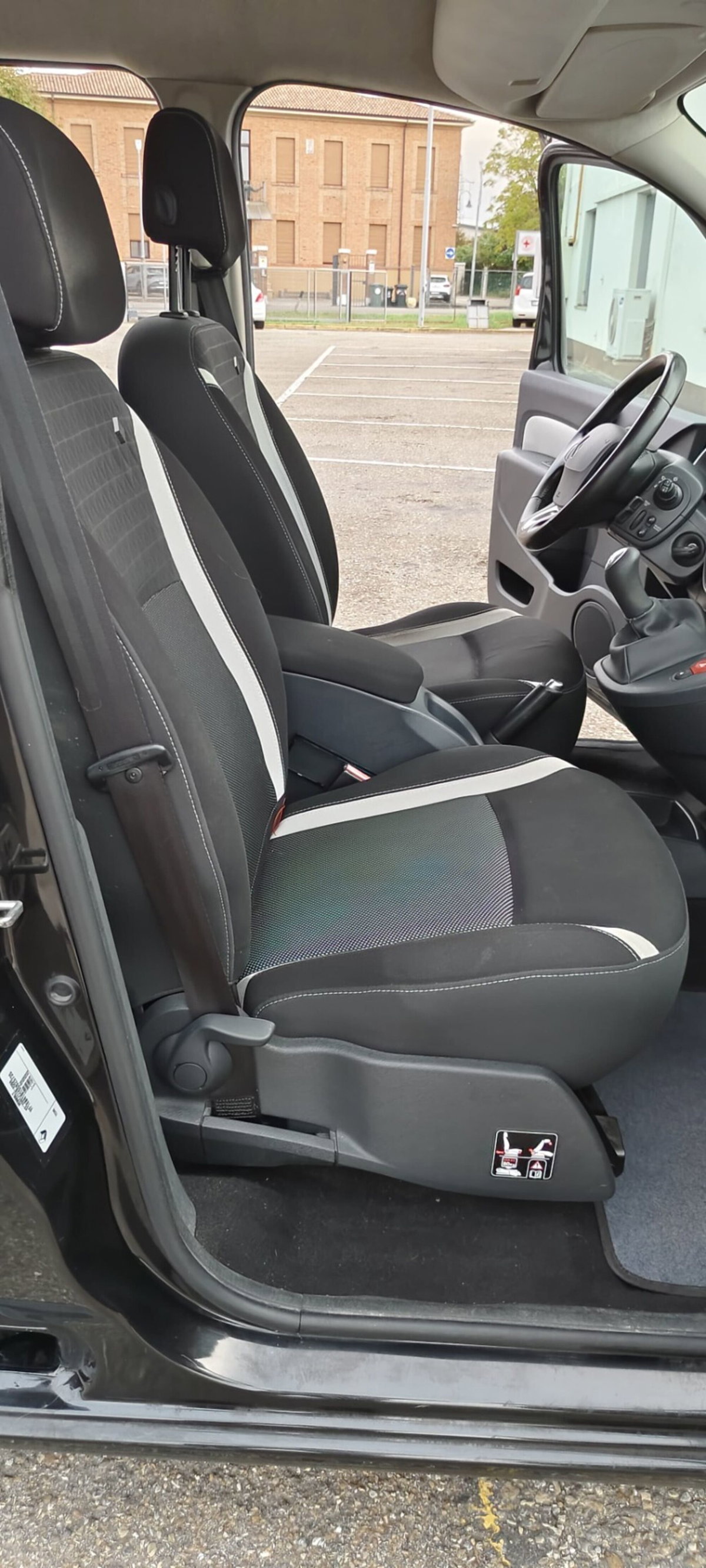 Renault Kangoo 1.5 dCi 90CV 5 porte Stop & Start Extrem (12)