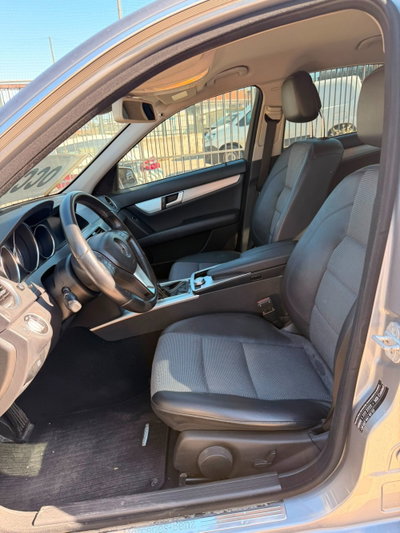 Mercedes-Benz Classe C 220 CDI BlueEFFICIENCY Avantgarde (10)