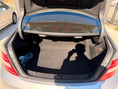 Mercedes-Benz Classe C 220 CDI BlueEFFICIENCY Avantgarde (12)