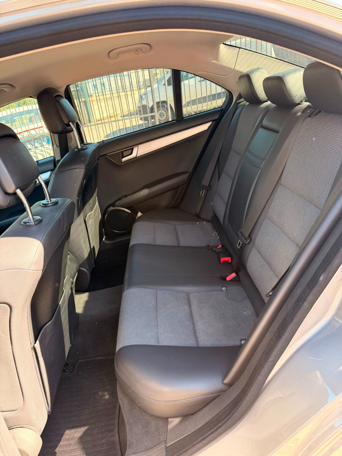 Mercedes-Benz Classe C 220 CDI BlueEFFICIENCY Avantgarde (13)
