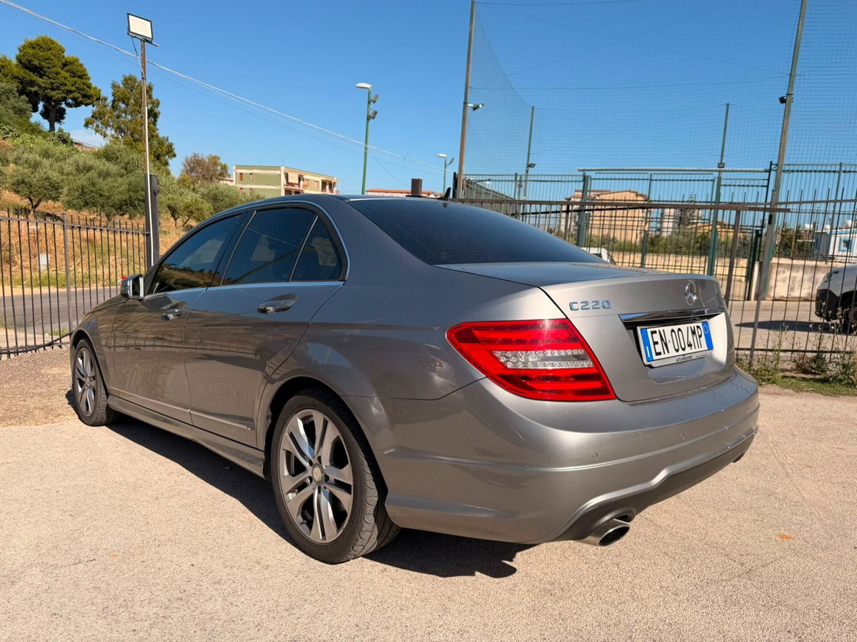 Mercedes-Benz Classe C 220 CDI BlueEFFICIENCY Avantgarde (2)