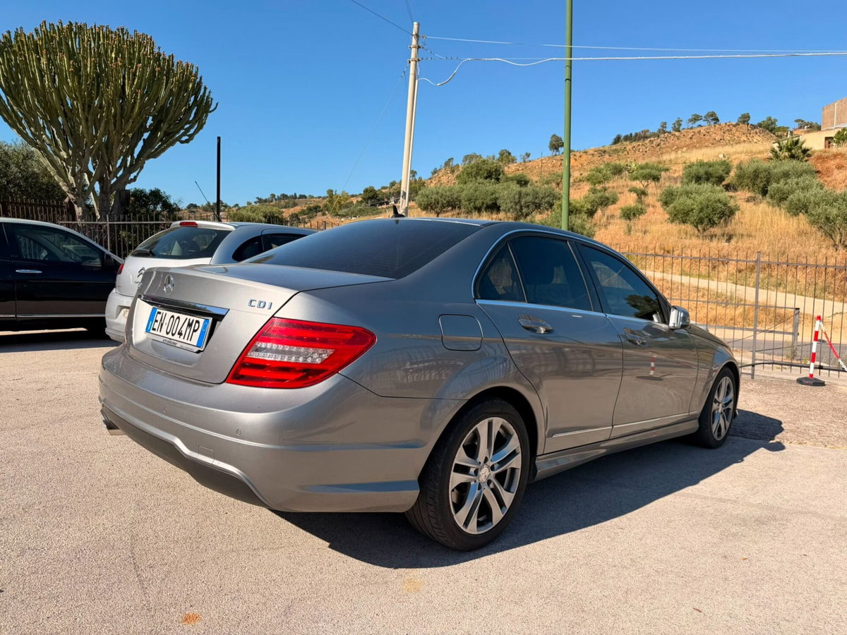 Mercedes-Benz Classe C 220 CDI BlueEFFICIENCY Avantgarde (4)