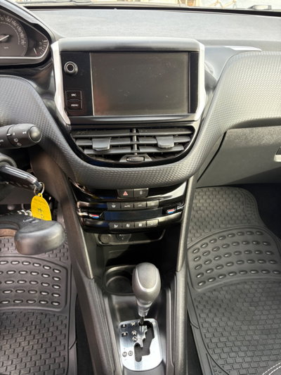 Peugeot 208 Turbo 110 EAT6 S&S 5 porte Allure (19)