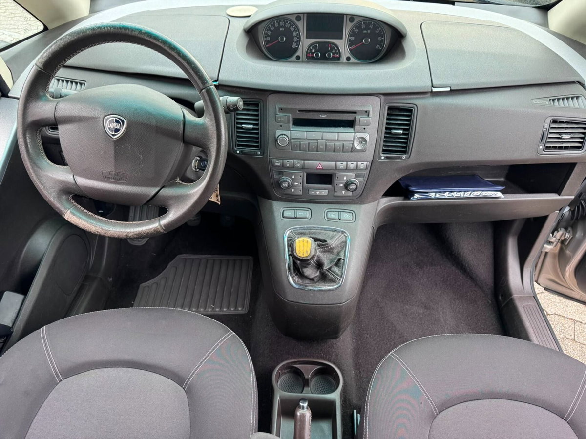 Lancia Musa 1.3 Mjt 95 CV DFN Gold (13)