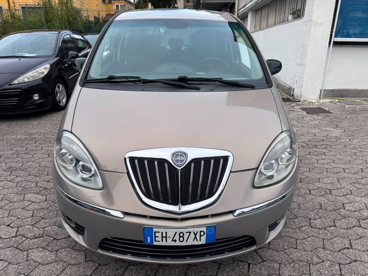 Lancia Musa 1.3 Mjt 95 CV DFN Gold (3)
