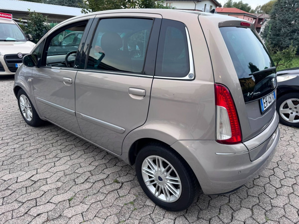 Lancia Musa 1.3 Mjt 95 CV DFN Gold (4)
