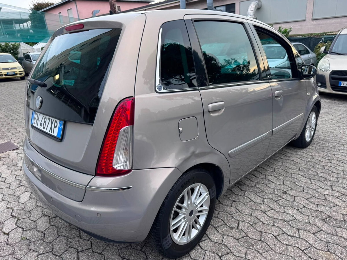 Lancia Musa 1.3 Mjt 95 CV DFN Gold (5)