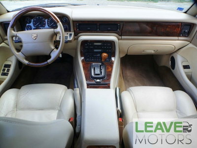 Jaguar XJ 3.2 cat Executive (10)