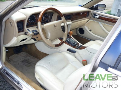 Jaguar XJ 3.2 cat Executive (13)