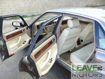 Jaguar XJ 3.2 cat Executive (14)